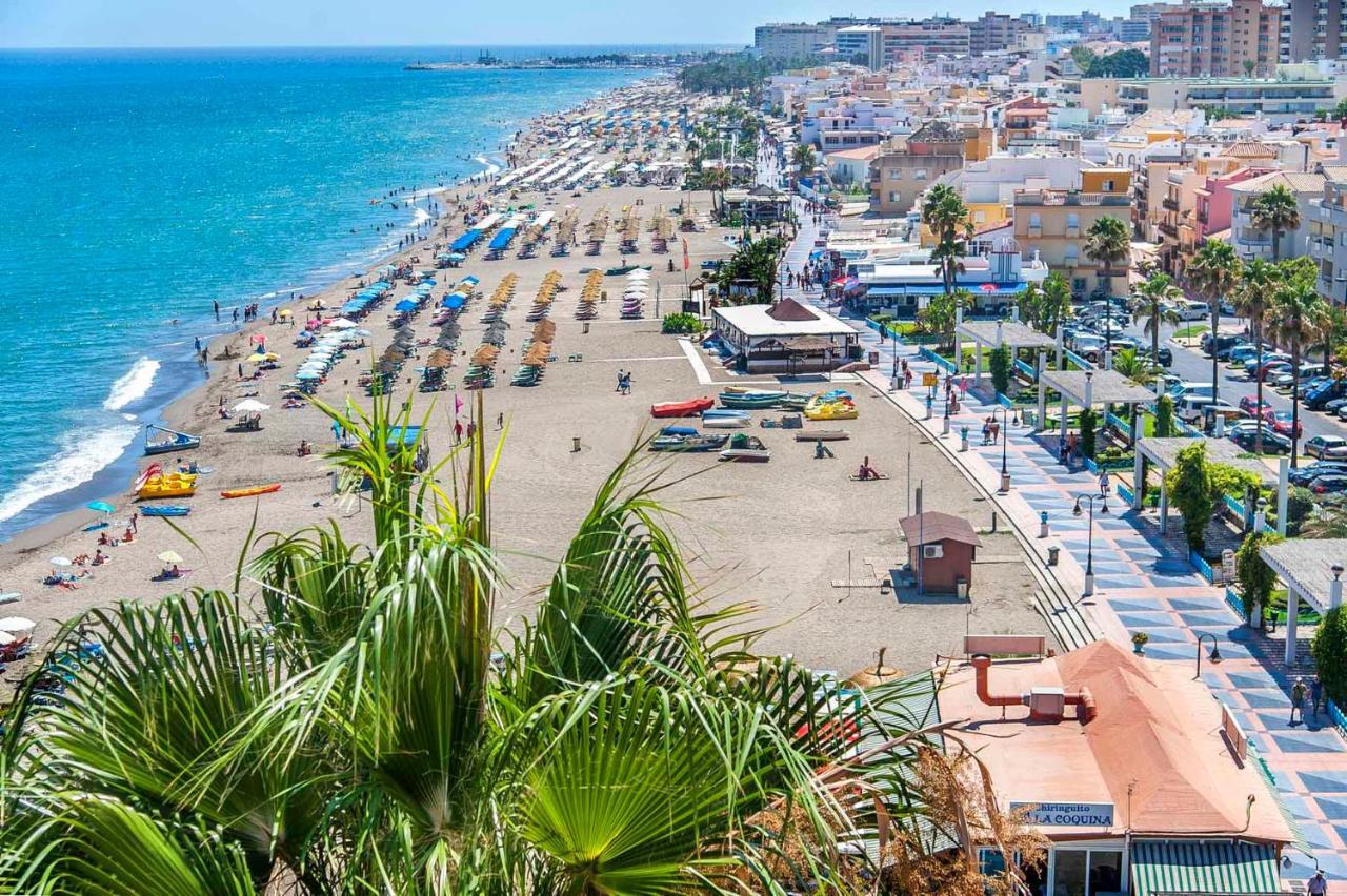 Semi-Detached Adosado Con Encanto -130 M2 - Wifi 600 Mb - Piscina Comunitaria - Patio Privado Torremolinos Zewnętrze zdjęcie